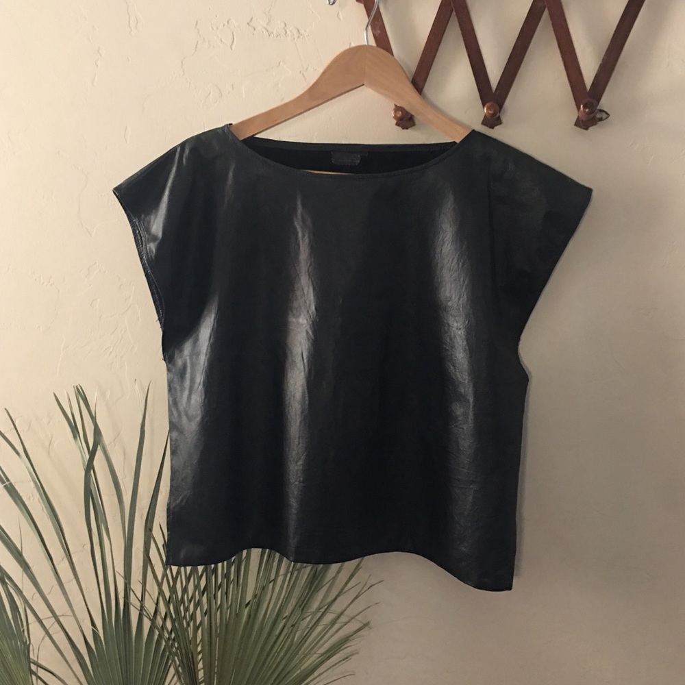 Vintage black leather boxy top minimalist matrix